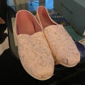 NWT Toms Pink Wedding Day Print Shoes